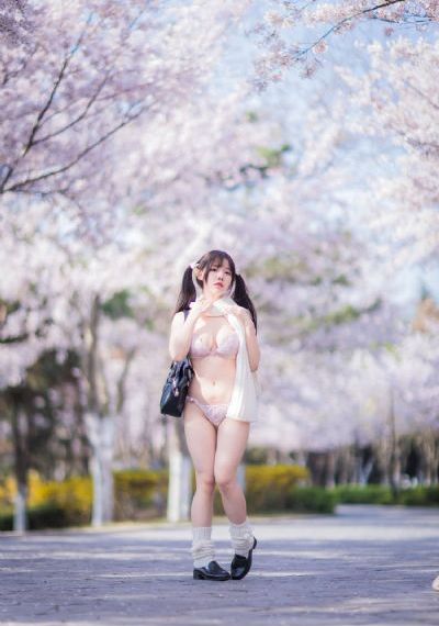 欧美人妖系列_720最新电影在线观看