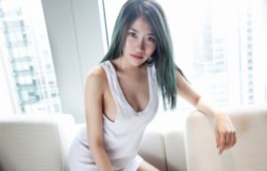 欧美一线天名器_720高清在线观看