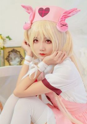 欧美丝袜高跟交图片_720迅雷电影在线